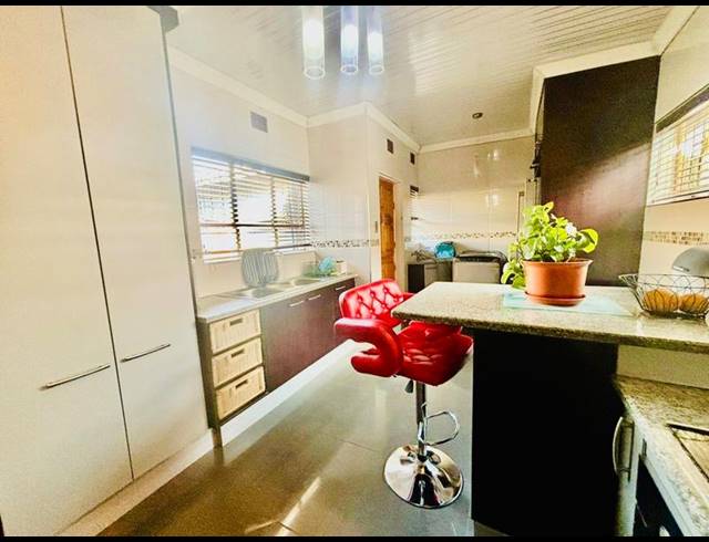 3 BEDROOM HOUSE FOR SALE IN VANDERBIJLPARK CE 3